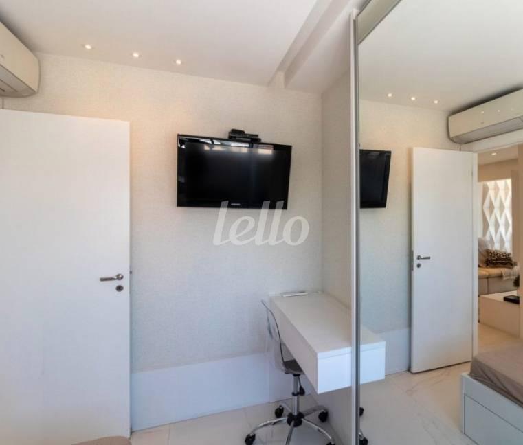 DORMITÓRIO de Apartamento à venda, Padrão com 72 m², 2 quartos e 2 vagas em Cambuci - São Paulo