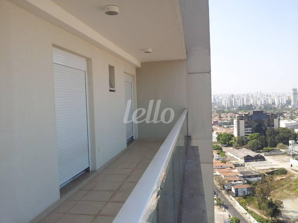 VARANDA DA SUITE de Apartamento para alugar, cobertura - Padrão com 227 m², 3 quartos e 3 vagas em Santo Amaro - São Paulo