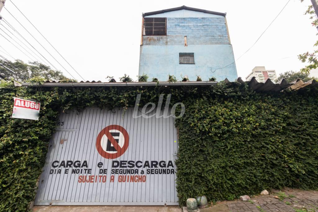 FACHADA de Galpão/Armazém para alugar, Padrão com 500 m², e 4 vagas em Casa Verde - São Paulo