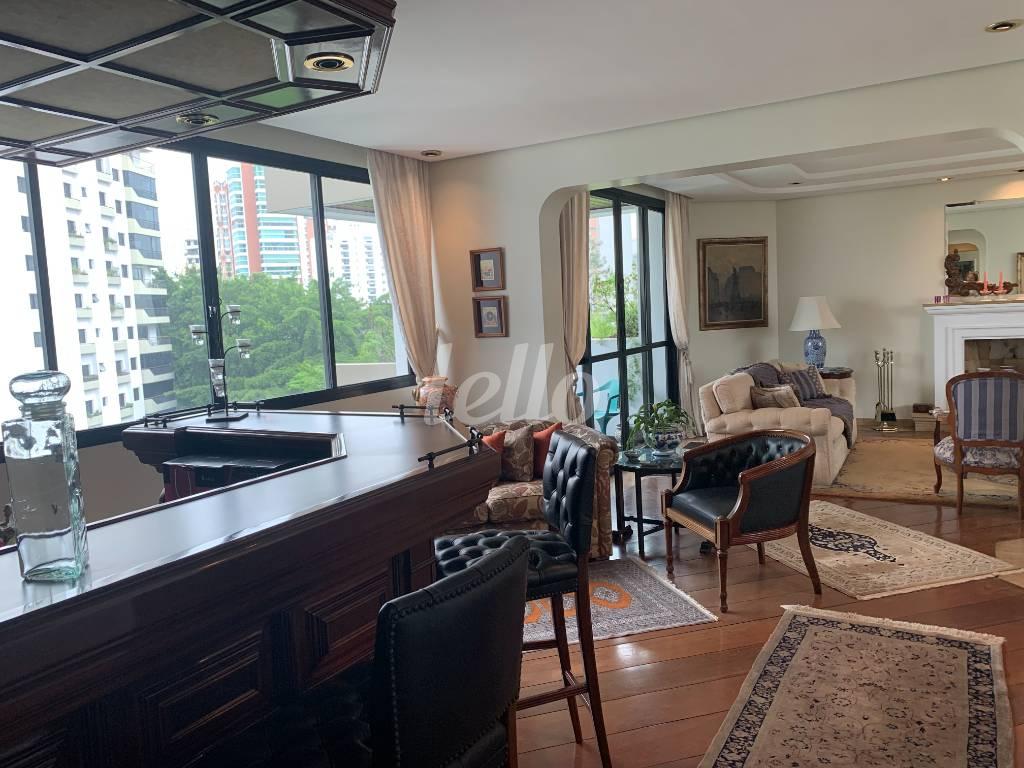 SALA de Apartamento à venda, Padrão com 280 m², 4 quartos e 3 vagas em Parque Colonial - São Paulo