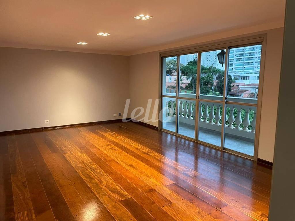 SALA de Apartamento à venda, Padrão com 135 m², 3 quartos e 3 vagas em Campo Belo - São Paulo
