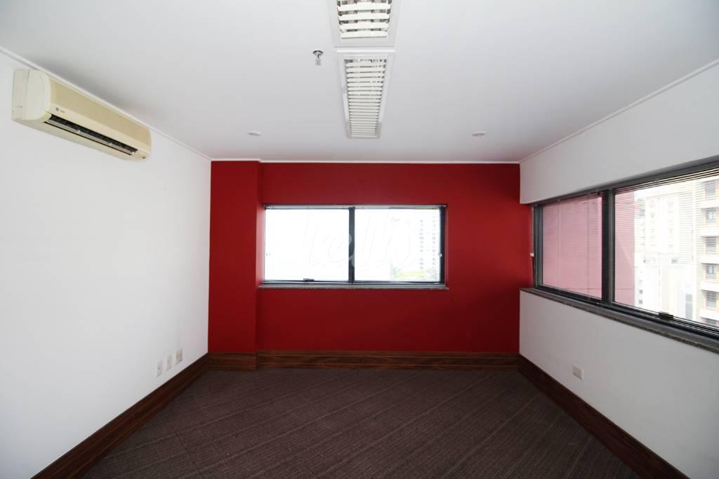 SALA 4 SUPERIOR de Sala / Conjunto para alugar, Duplex com 250 m², e 6 vagas em Paraíso - São Paulo