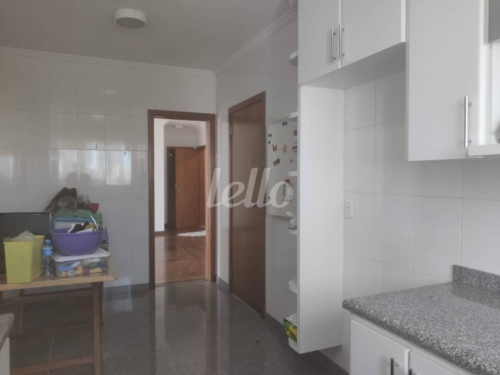 COZINHA de Apartamento à venda, Padrão com 132 m², 3 quartos e 3 vagas em Mirandopolis - São Paulo