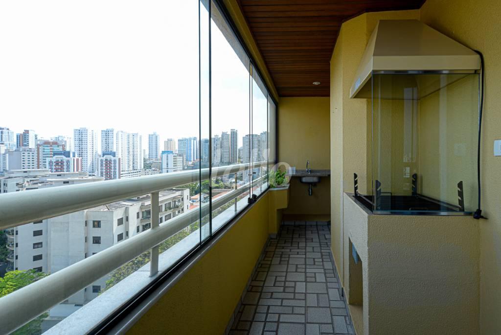 VARANDA GOURMET de Apartamento à venda, Padrão com 129 m², 4 quartos e 3 vagas em Jardim São Paulo - São Paulo