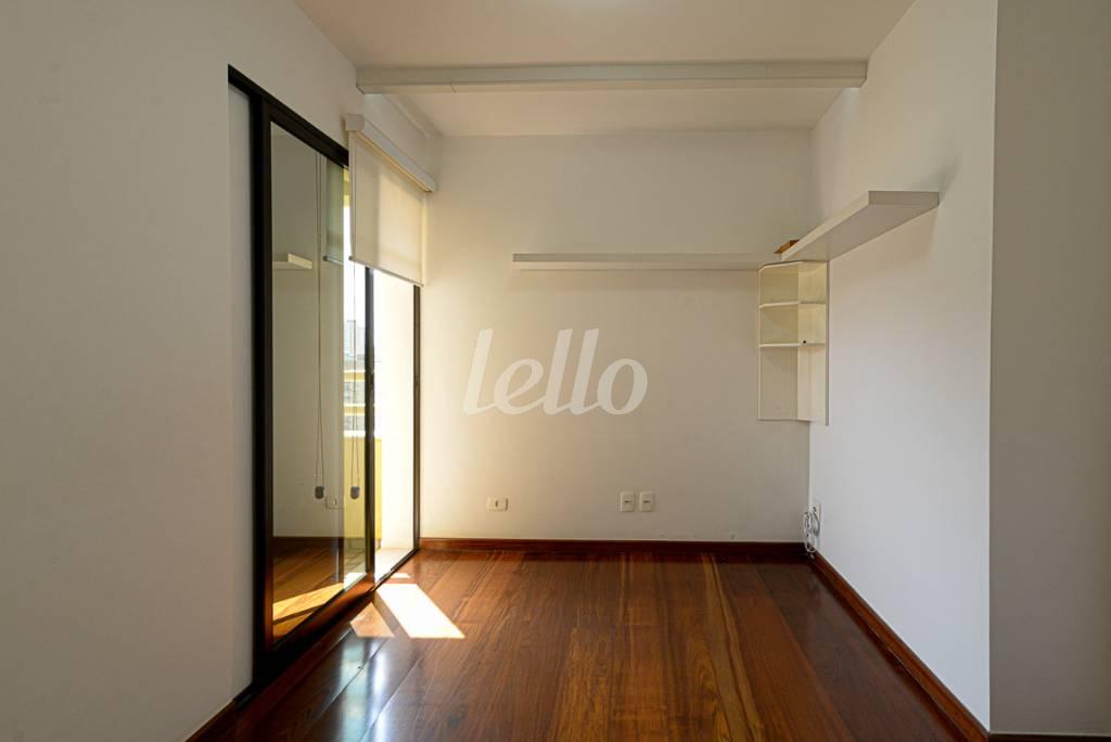 DORMITÓRIO de Apartamento à venda, Padrão com 129 m², 4 quartos e 3 vagas em Jardim São Paulo - São Paulo