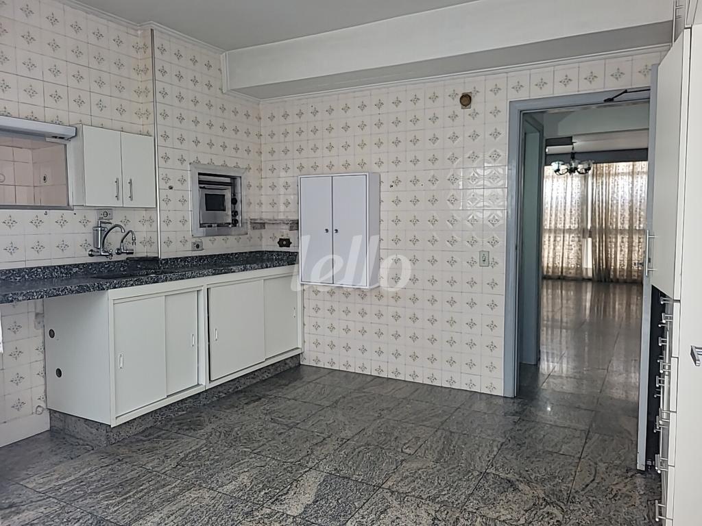 7-COZINHA-001.JPG de Casa à venda, sobrado com 179 m², 2 quartos e 3 vagas em Sumarezinho - São Paulo