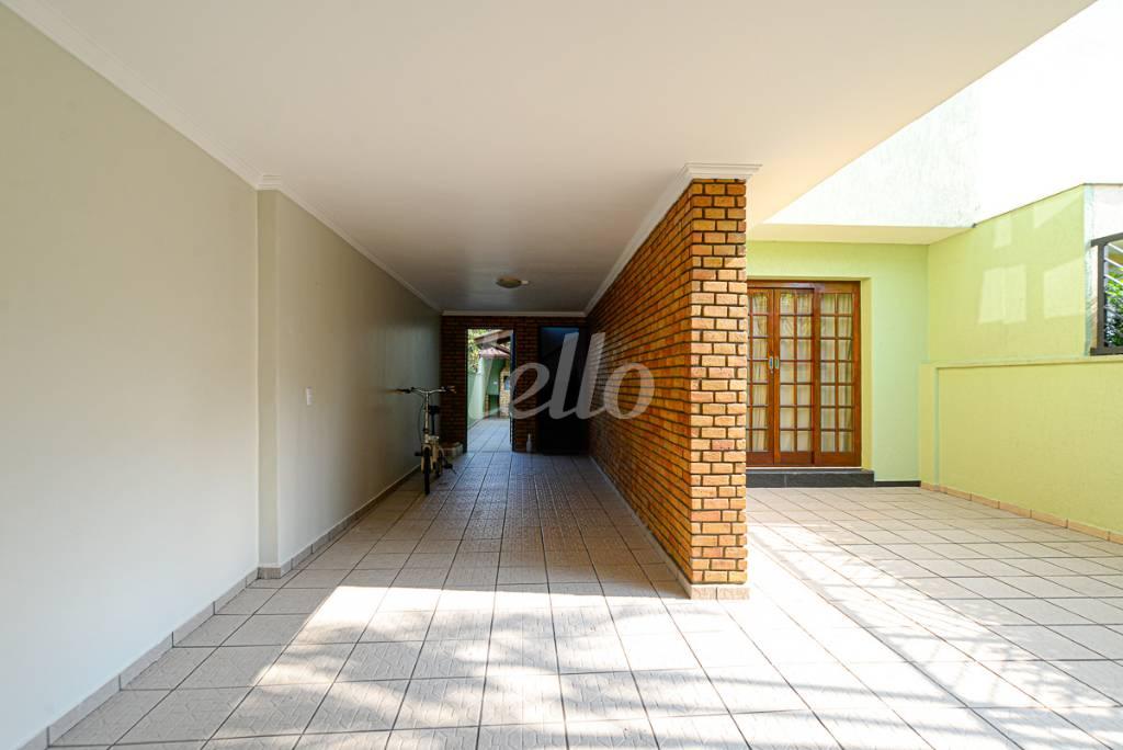 GARAGEM de Casa à venda, sobrado com 150 m², 3 quartos e 3 vagas em Vila Albertina - São Paulo
