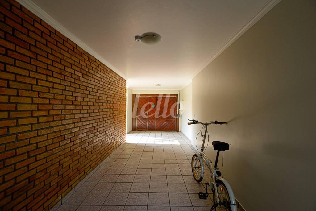 GARAGEM de Casa à venda, sobrado com 150 m², 3 quartos e 3 vagas em Vila Albertina - São Paulo