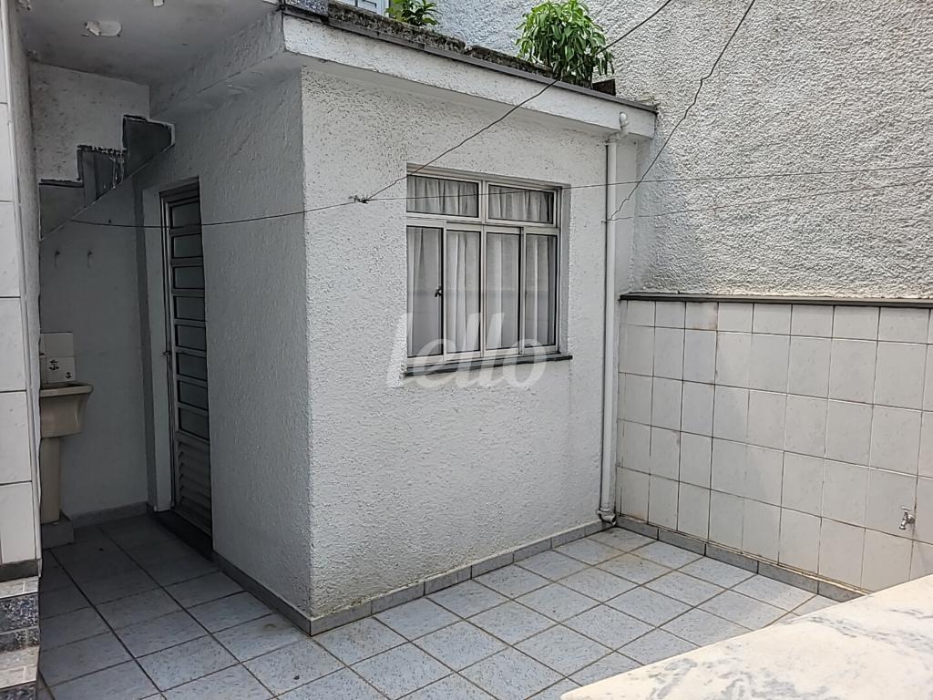15-ÁREA EXTERNA-001.JPG de Casa à venda, sobrado com 179 m², 2 quartos e 3 vagas em Sumarezinho - São Paulo