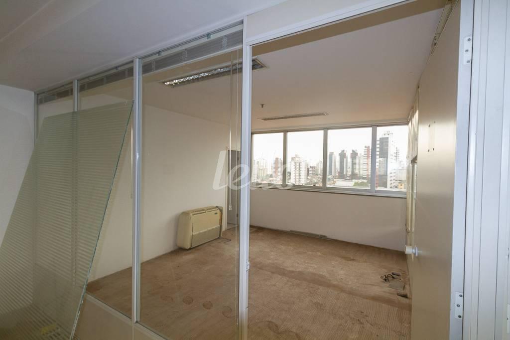 SALA 2 de Sala / Conjunto para alugar, Padrão com 36 m², e em Mirandopolis - São Paulo
