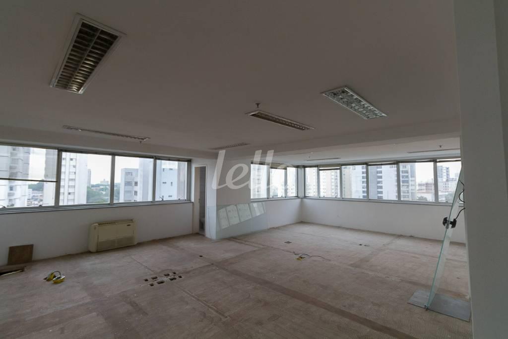 SALA de Sala / Conjunto para alugar, Padrão com 36 m², e em Mirandopolis - São Paulo