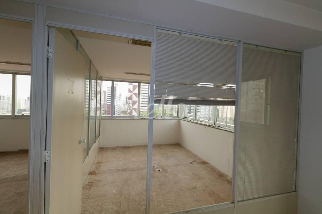 SALA 2 de Sala / Conjunto para alugar, Padrão com 36 m², e 1 vaga em Mirandopolis - São Paulo
