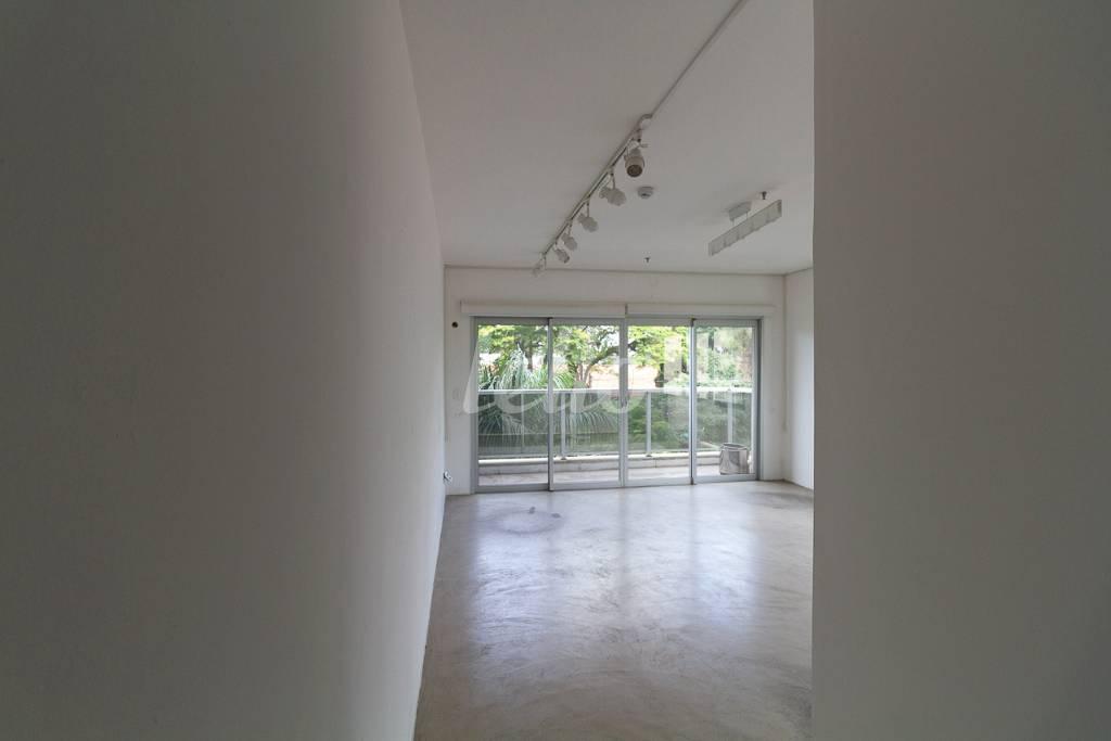 SALA de Sala / Conjunto para alugar, Padrão com 36 m², e em Brooklin Paulista - São Paulo