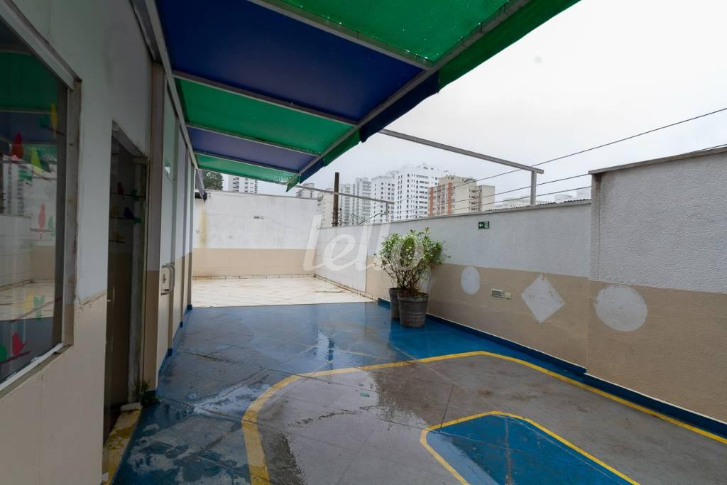 AREA EXTERNA de Loja para alugar, Padrão com 50 m², e em Santana - São Paulo