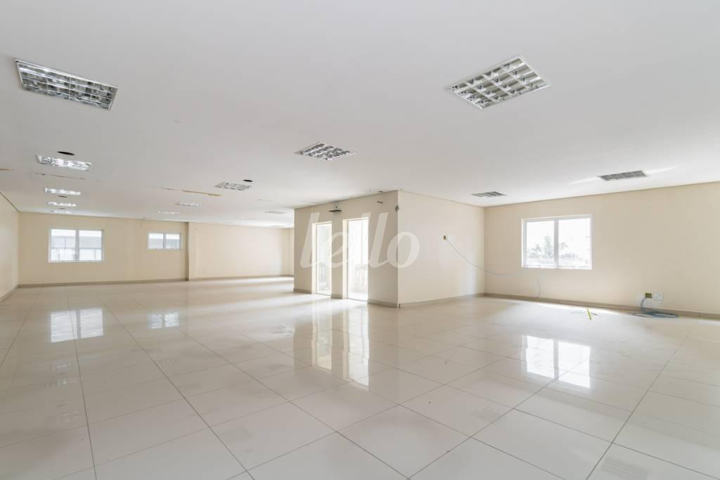 SALÃO 3 de Sala / Conjunto para alugar, Padrão com 480 m², e 4 vagas em Pinheiros - São Paulo