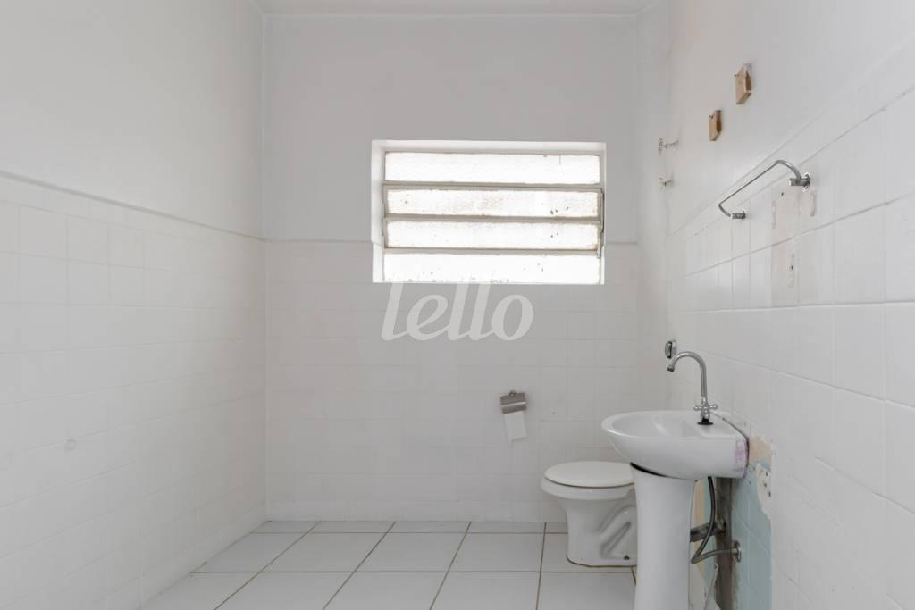 BANHEIRO de Sala / Conjunto para alugar, Padrão com 120 m², e 1 vaga em Pinheiros - São Paulo
