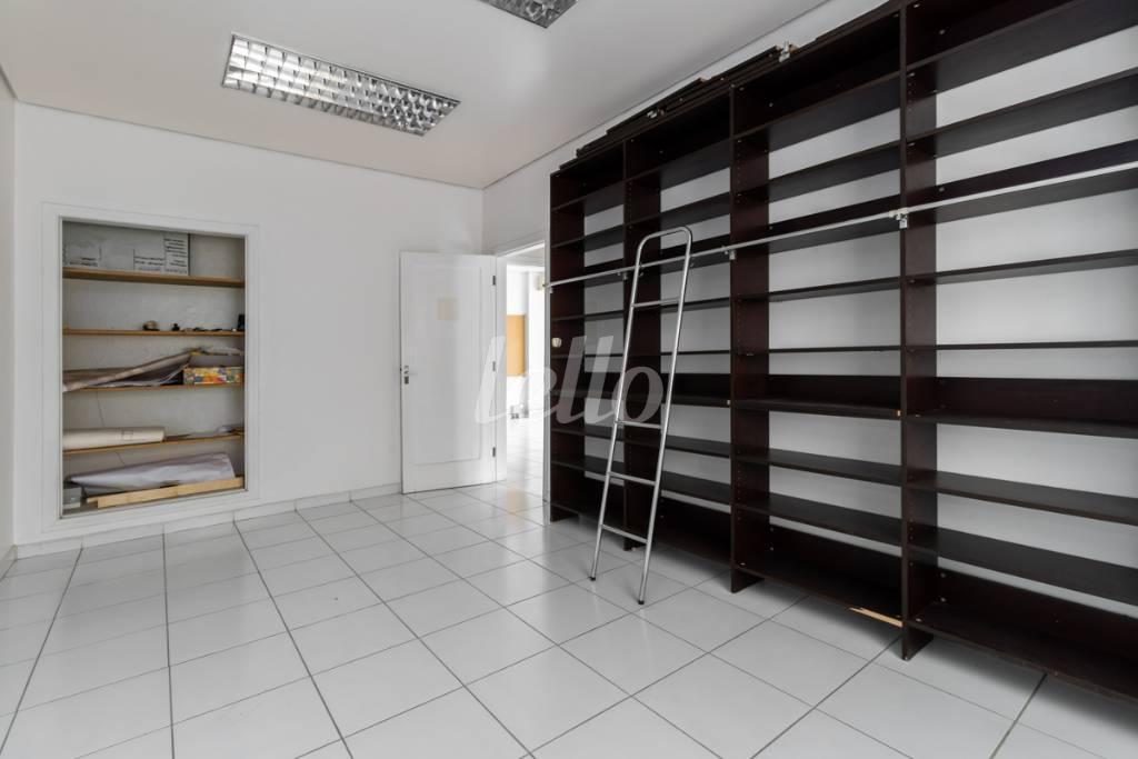 SALA 2 de Sala / Conjunto para alugar, Padrão com 120 m², e 1 vaga em Pinheiros - São Paulo