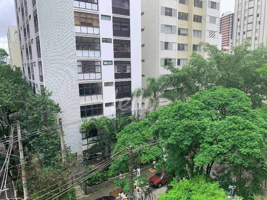 VISTA de Apartamento à venda, Padrão com 130 m², 3 quartos e 1 vaga em Itaim Bibi - São Paulo