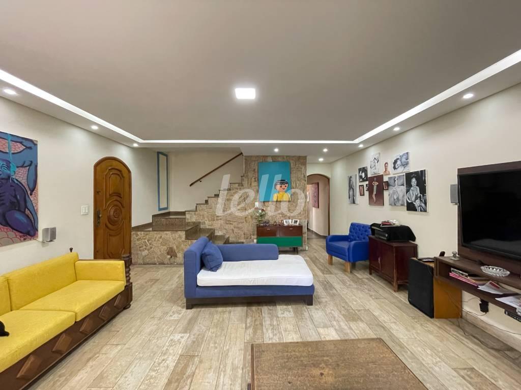 SALA de Casa à venda, sobrado com 247 m², 3 quartos e 3 vagas em Quarta Parada - São Paulo