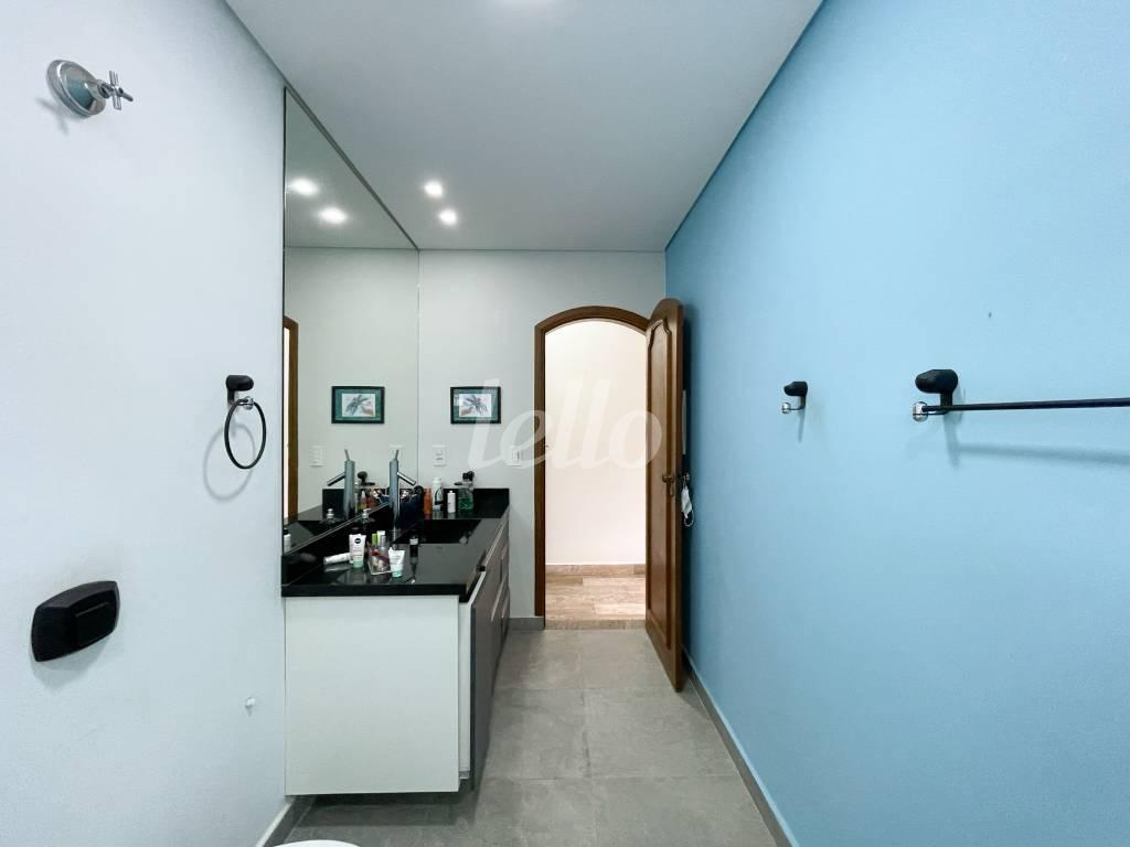 BANHEIRO SUITE QUARTO 1 de Casa à venda, sobrado com 247 m², 3 quartos e 3 vagas em Quarta Parada - São Paulo