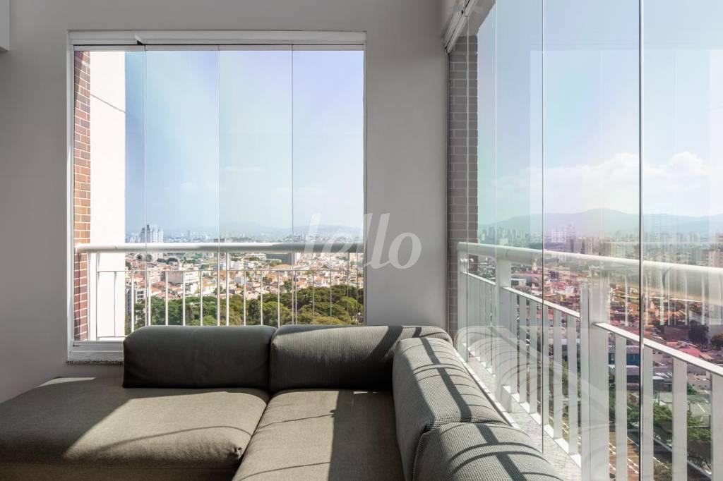 LIVING de Apartamento à venda, Duplex com 90 m², 1 quarto e 2 vagas em Santa Teresinha - São Paulo