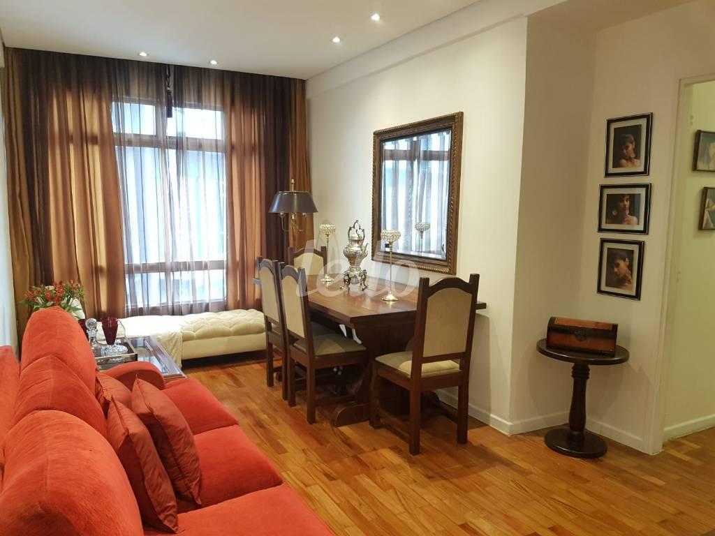 SALA de Apartamento à venda, Padrão com 70 m², 3 quartos e 1 vaga em Pinheiros - São Paulo