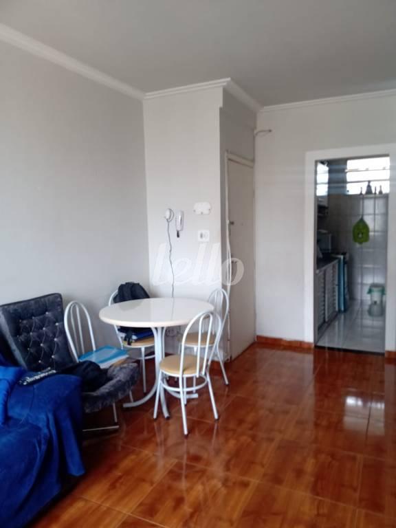 SALA DOIS AMBIENTES de Apartamento à venda, Padrão com 58 m², 2 quartos e em Centro - São Paulo