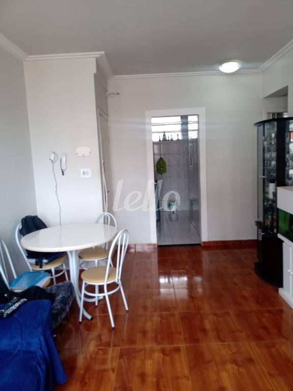SALA DOIS AMBIENTES de Apartamento à venda, Padrão com 58 m², 2 quartos e em Centro - São Paulo