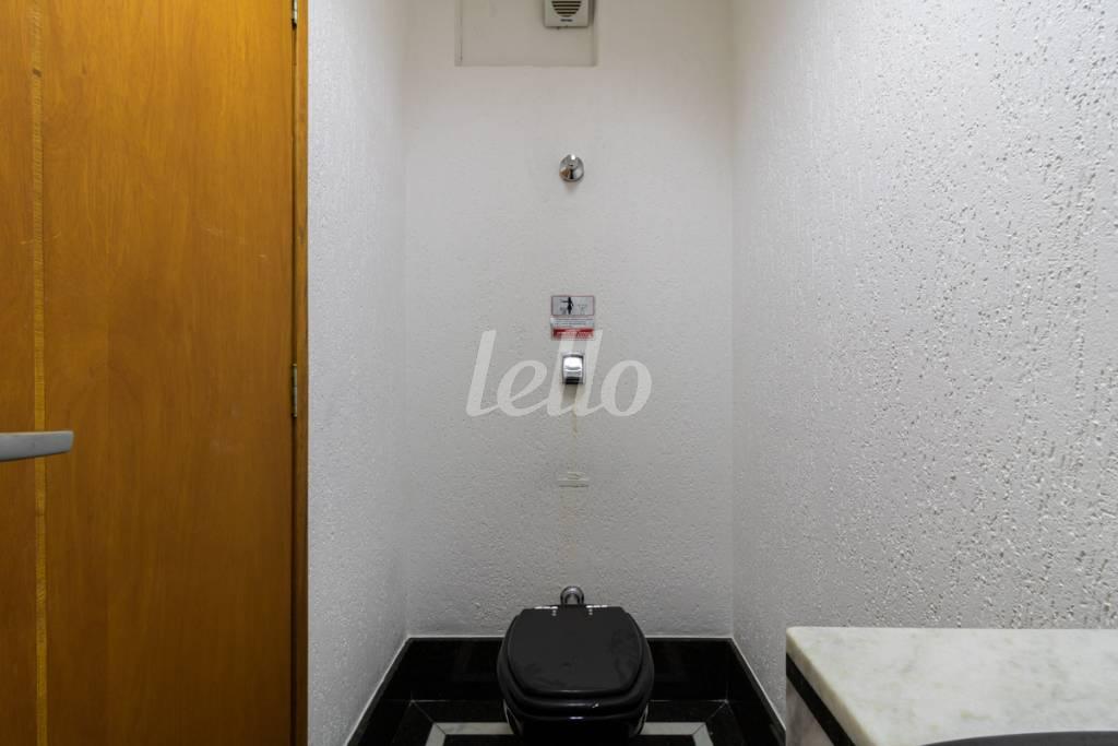 BANHEIRO 2 de Sala / Conjunto para alugar, Padrão com 92 m², e 3 vagas em Bela Vista - São Paulo