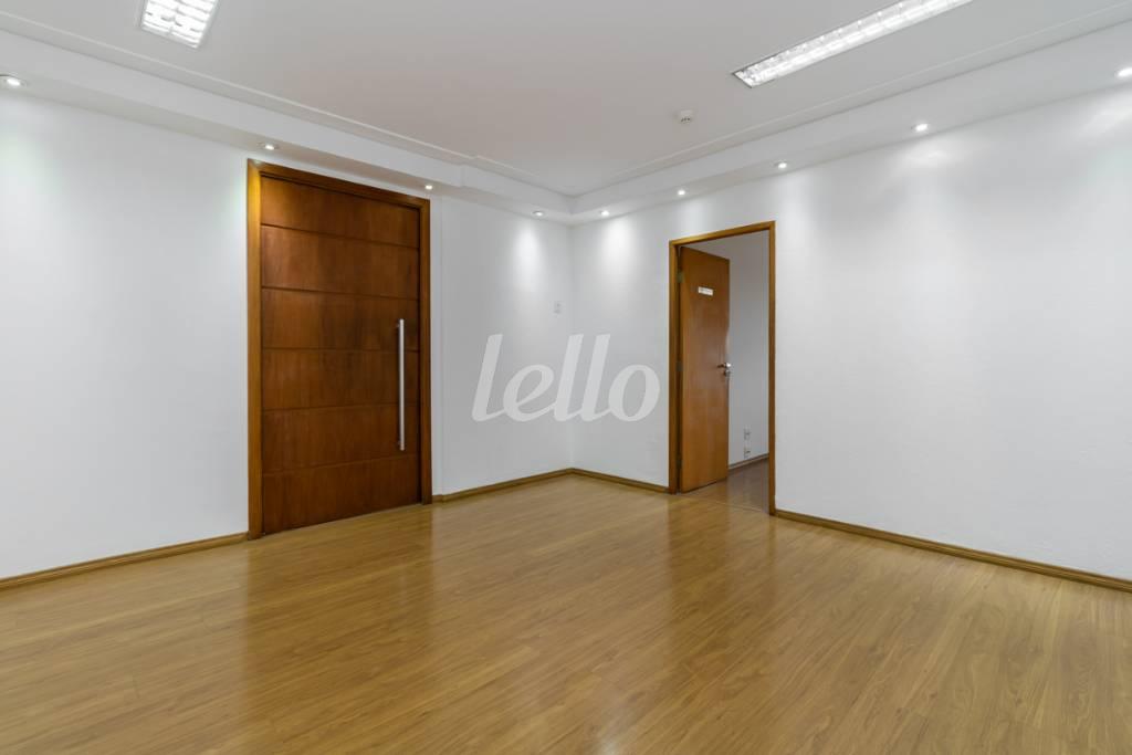 RECEPÇÃO de Sala / Conjunto para alugar, Padrão com 92 m², e 3 vagas em Bela Vista - São Paulo