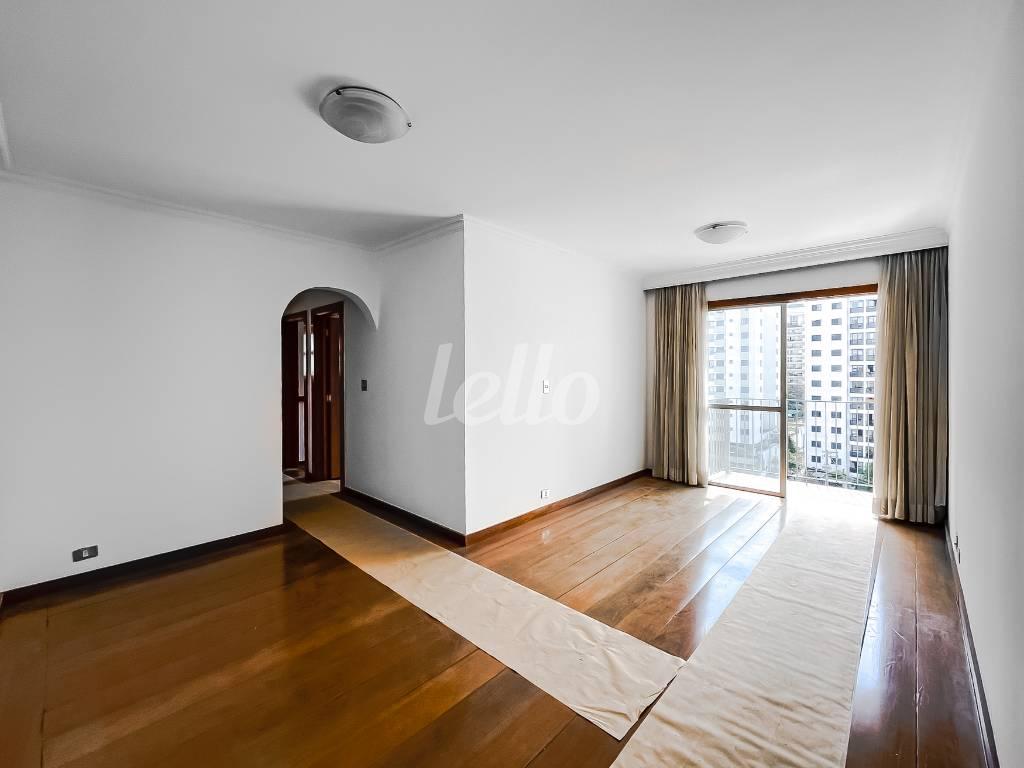 SALA de Apartamento à venda, Padrão com 79 m², 3 quartos e 1 vaga em Perdizes - São Paulo