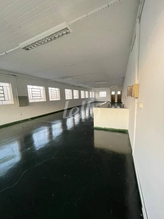 SALÃO 2 de Prédio Comercial para alugar, Monousuário com 600 m², e 3 vagas em Vila Baruel - São Paulo