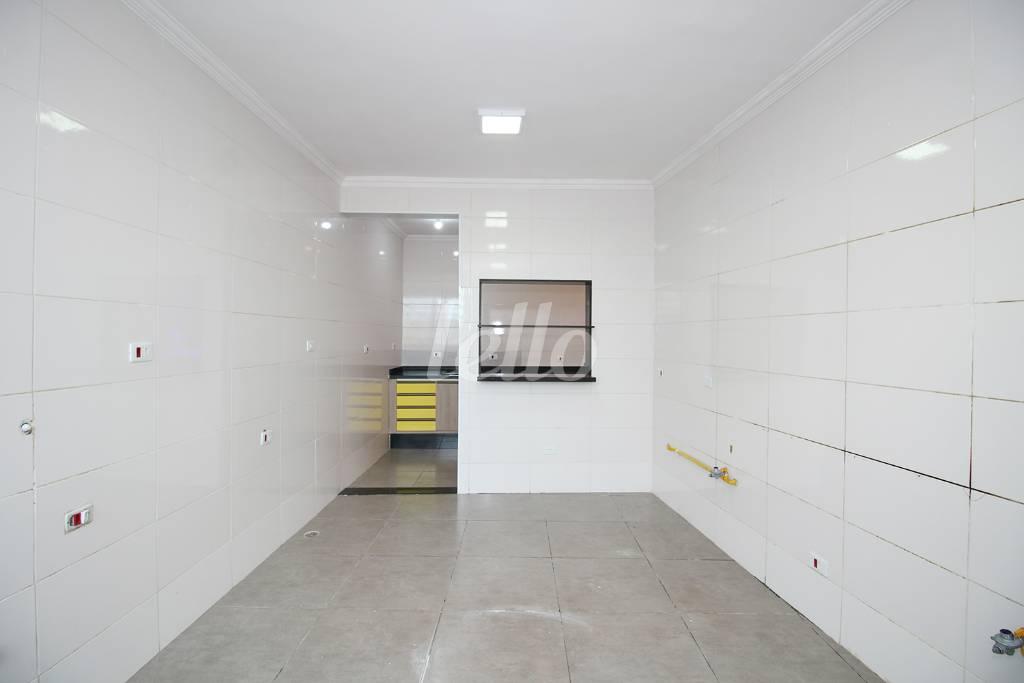 COZINHA DO SALÃO SUPERIOR de Salão para alugar, Padrão com 138 m², e em Vila Guarani - São Paulo