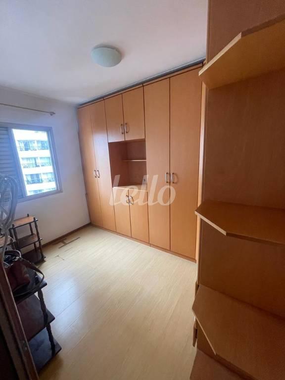 DORMITÓRIO UM de Apartamento à venda, Padrão com 57 m², 2 quartos e 1 vaga em Vila Monumento - São Paulo