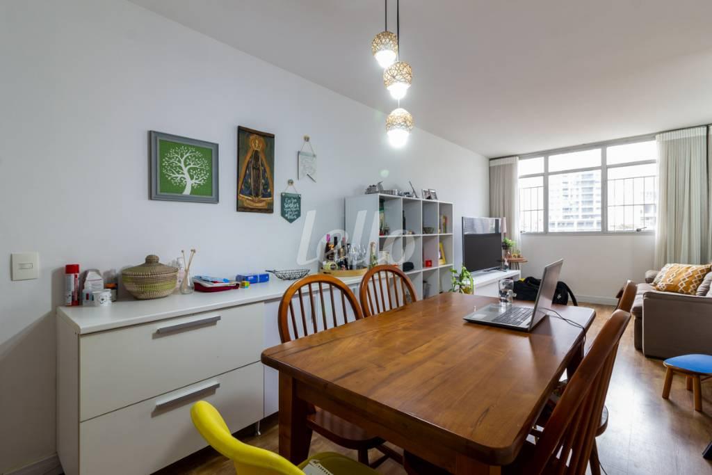 SALA de Apartamento para alugar, Padrão com 100 m², e 1 vaga em Jardim Das Acácias - São Paulo