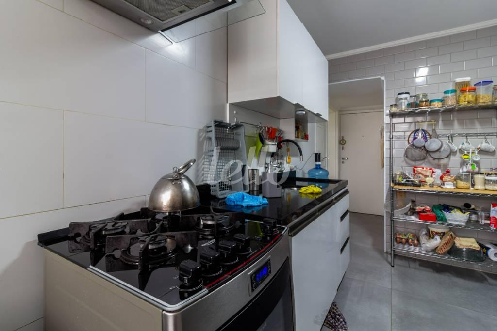 COZINHA de Apartamento para alugar, Padrão com 100 m², e 1 vaga em Jardim Das Acácias - São Paulo