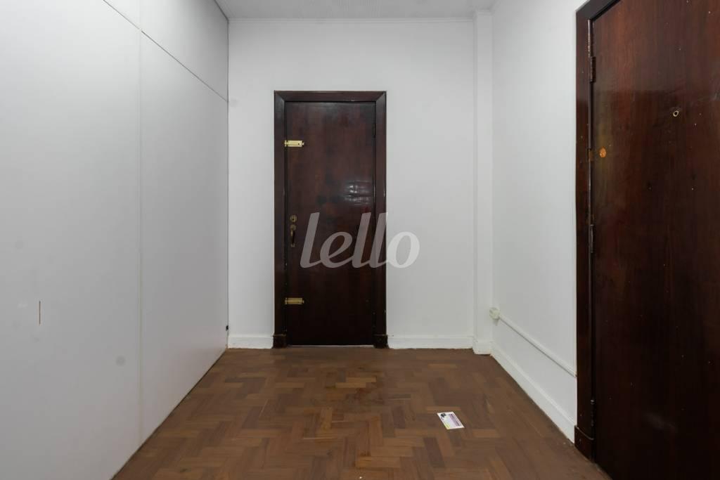 SALA 1 de Sala / Conjunto para alugar, Padrão com 30 m², e em República - São Paulo