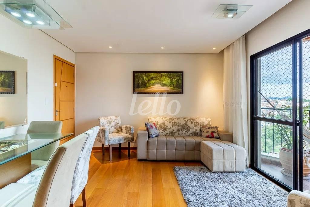 SALA DOIS AMBIENTES de Apartamento à venda, Padrão com 70 m², 2 quartos e 1 vaga em Vila Rosália - Guarulhos