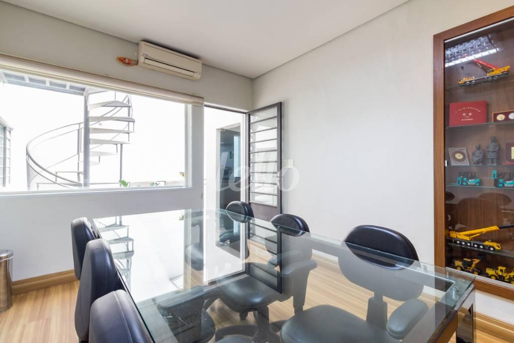 SALA 4 de Casa para alugar, sobrado com 376 m², e 1 vaga em Indianópolis - São Paulo