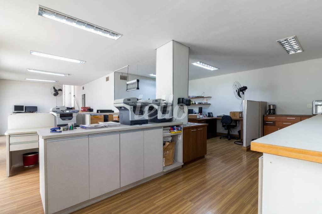 SALA 2 de Casa para alugar, sobrado com 376 m², e 1 vaga em Indianópolis - São Paulo