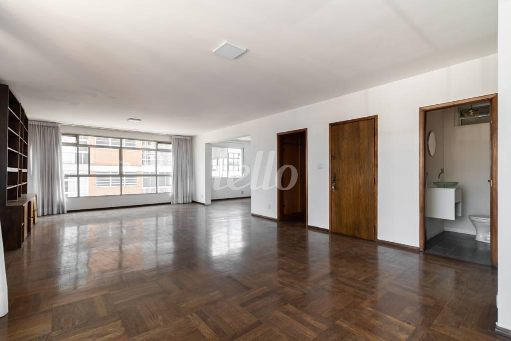 SALA de Apartamento para alugar, Padrão com 175 m², 2 quartos e 2 vagas em Consolação - São Paulo