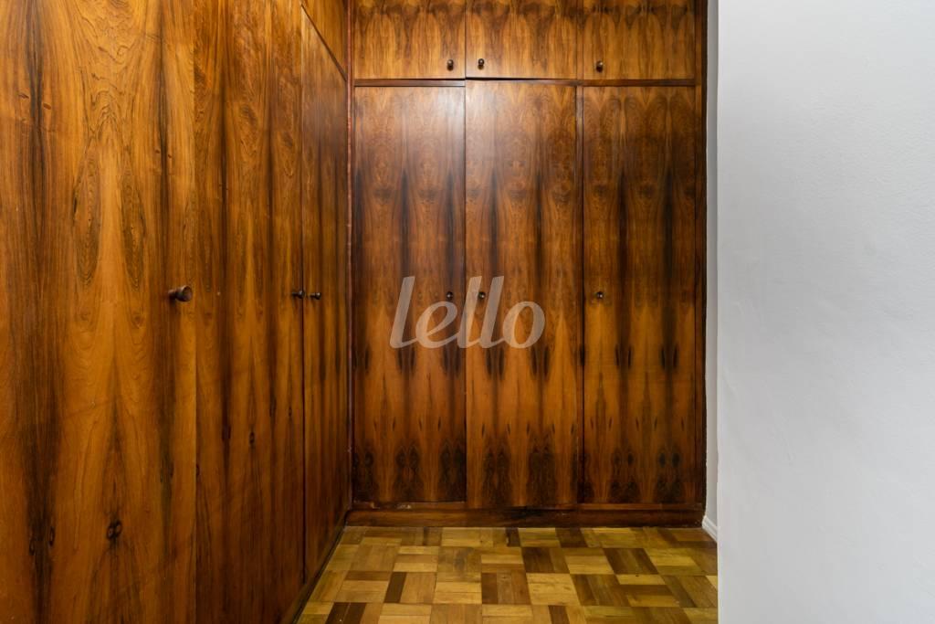 CLOSET SUITE de Apartamento para alugar, Padrão com 175 m², 2 quartos e 2 vagas em Consolação - São Paulo