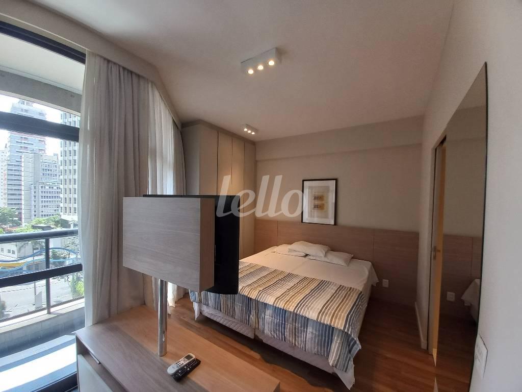 DORMITÓRIO de Apartamento à venda, Padrão com 62 m², 2 quartos e 1 vaga em Jardins - São Paulo