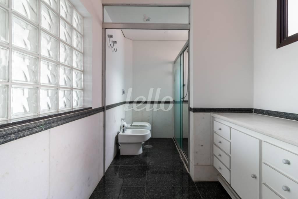 BANHEIRO SUITE 3 de Apartamento à venda, Padrão com 238 m², 3 quartos e 4 vagas em Indianópolis - São Paulo