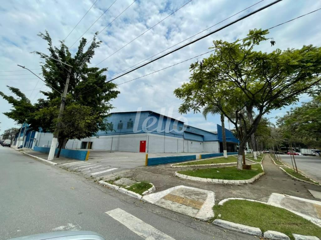 AREA EXTERNA de Galpão/Armazém para alugar, Padrão com 7900 m², e em Vila Almeida - São Paulo