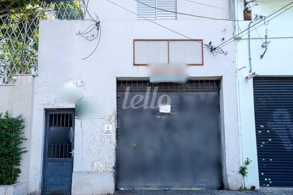 FACHADA de Casa à venda, térrea com 222 m², 3 quartos e 1 vaga em Ipiranga - São Paulo