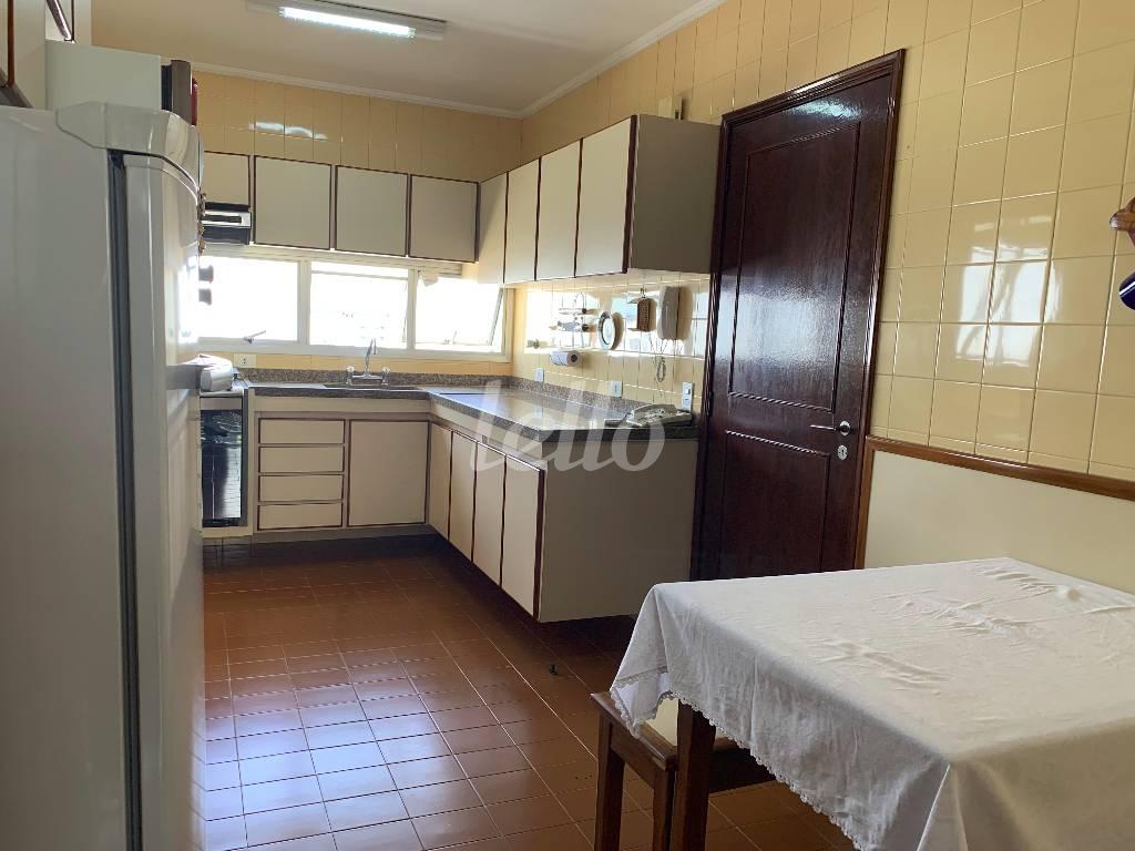 COZINHA de Apartamento à venda, cobertura - Padrão com 261 m², 3 quartos e 3 vagas em Indianópolis - São Paulo