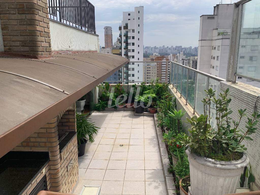 VARANDA de Apartamento à venda, cobertura - Padrão com 261 m², 3 quartos e 3 vagas em Indianópolis - São Paulo