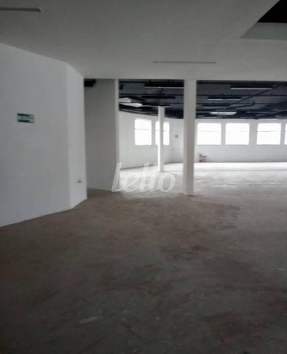 SALA de Sala / Conjunto para alugar, Padrão com 724 m², e em Vila Carrão - São Paulo
