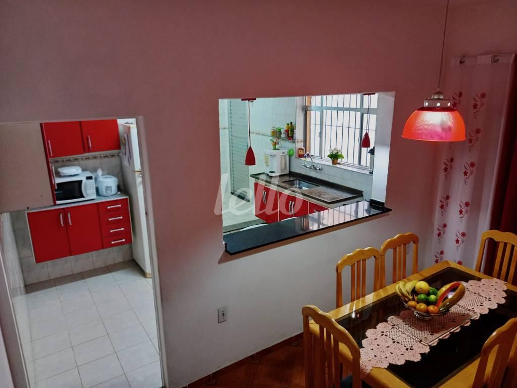 COZINHA E SALA DE JANTAR de Casa à venda, sobrado com 140 m², 3 quartos e 3 vagas em Santa Teresinha - São Paulo